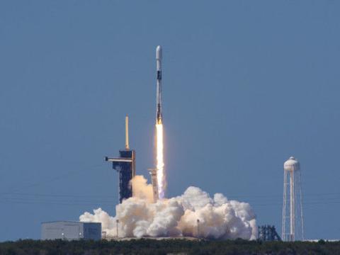 星链卫星最新发射，爱与陪伴的星空之旅启程